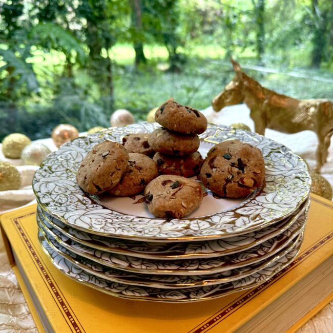 VANILLA RUM COOKIES WITH NUTS + PUMPKIN SEEDS